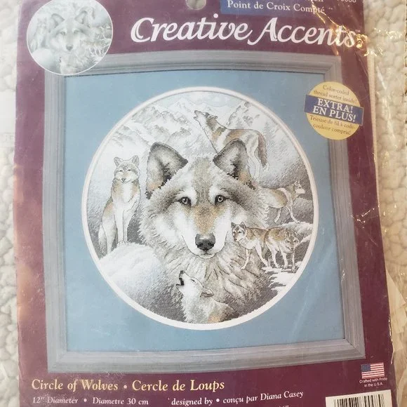 Circle of Wolves Creative Accents Counted Cross Stitch - Picture 1 of 4